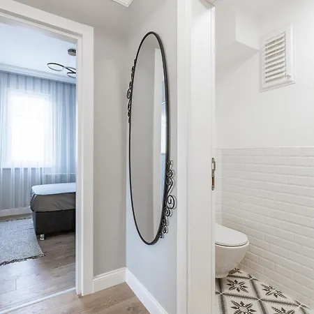 Balat Apartments-orange And Blue Appartamento