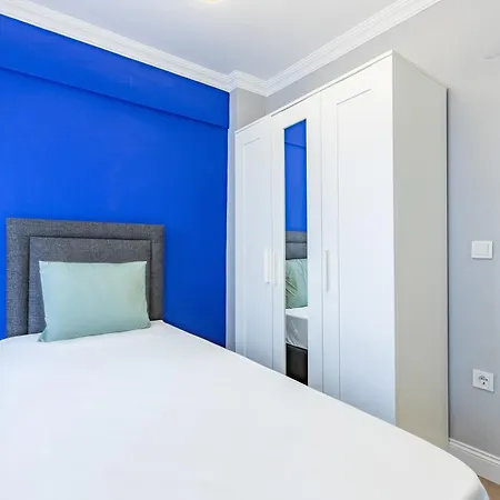 Balat Apartments-orange And Blue شقة